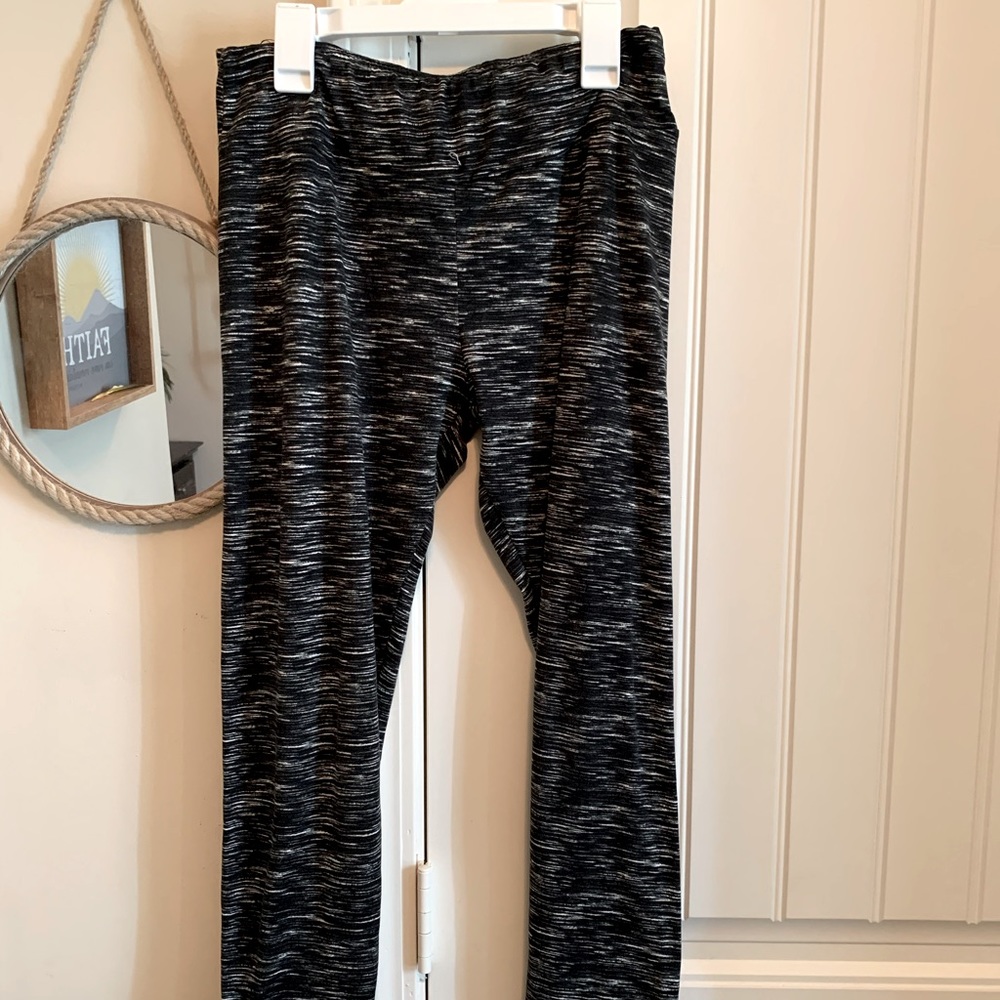 ShoSho black and white leggings, Size L